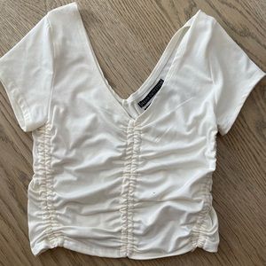 🤍UO Rouched Crop VNeck🤍